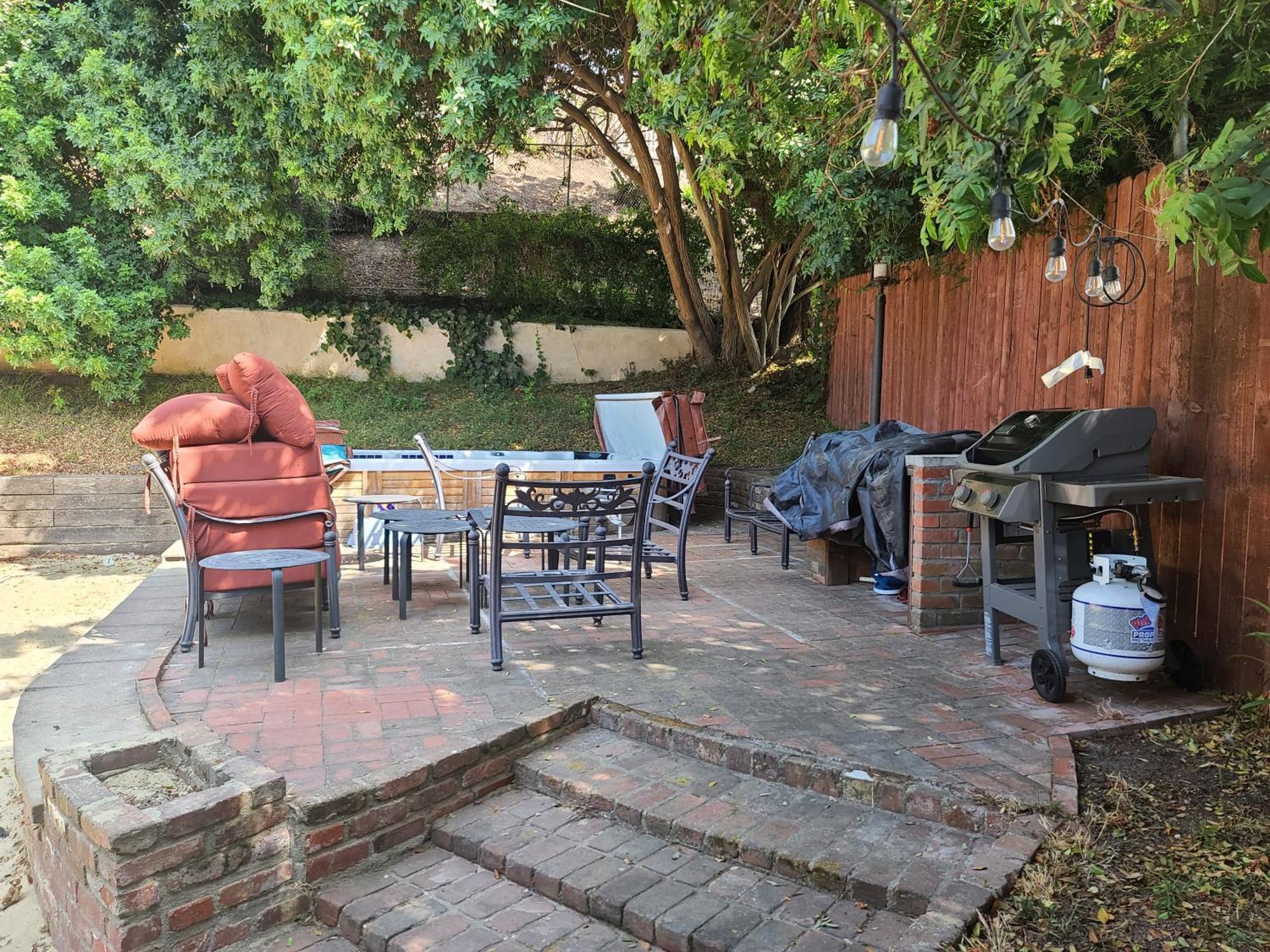 Holiday home Westside Retreat W Yard, Grill, Hot Tub, Near Sofi Stadium, Lax, And The Los Angeles