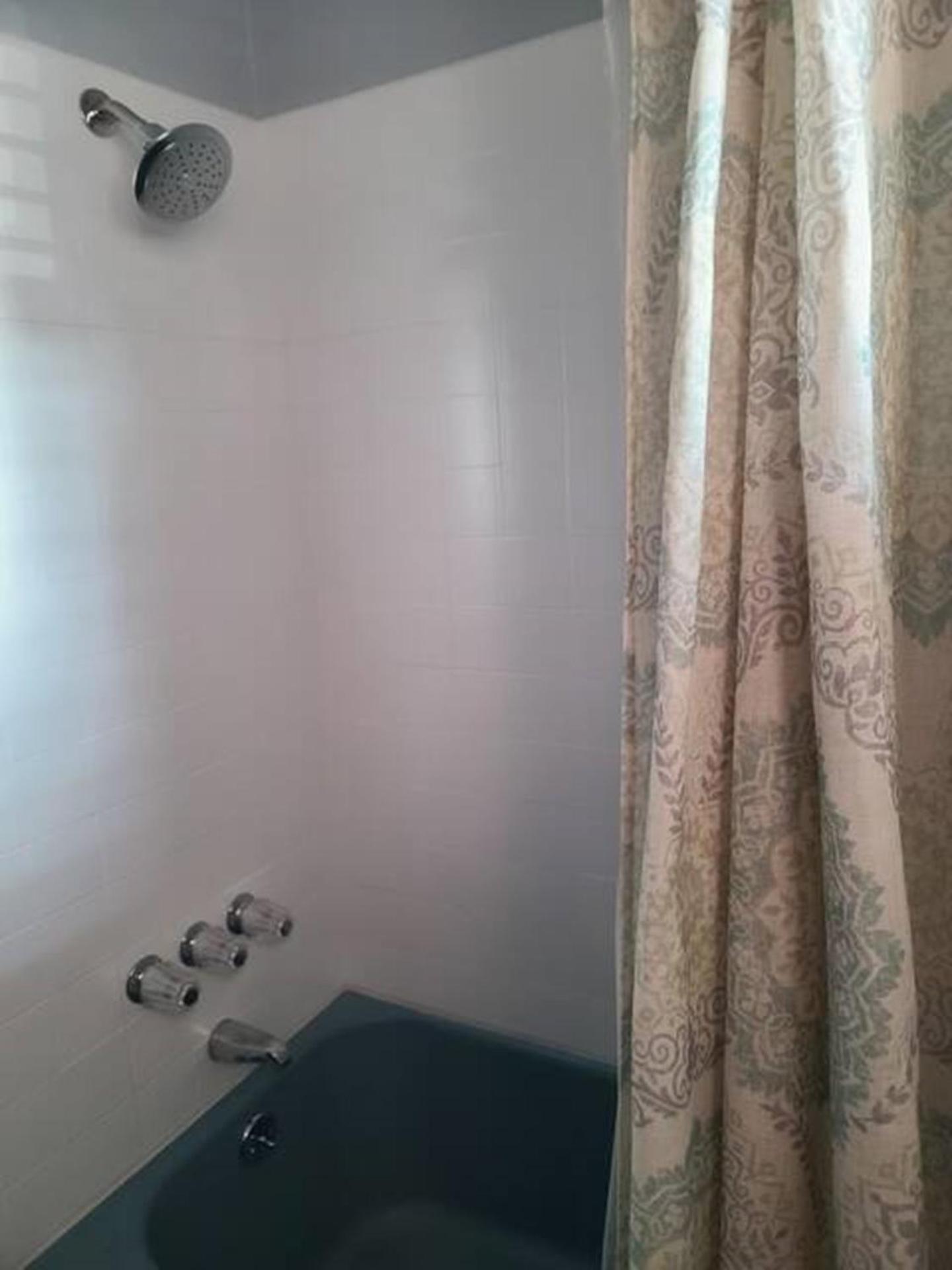 Holiday home Westside Retreat W Yard, Grill, Hot Tub, Near Sofi Stadium, Lax, And The Los Angeles